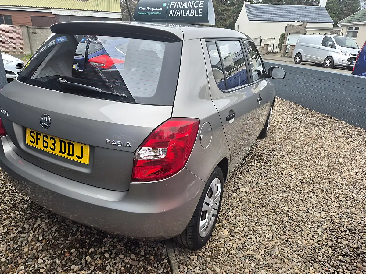 Used 2013 Skoda Fabia Beige - Interior and Exterior details 6