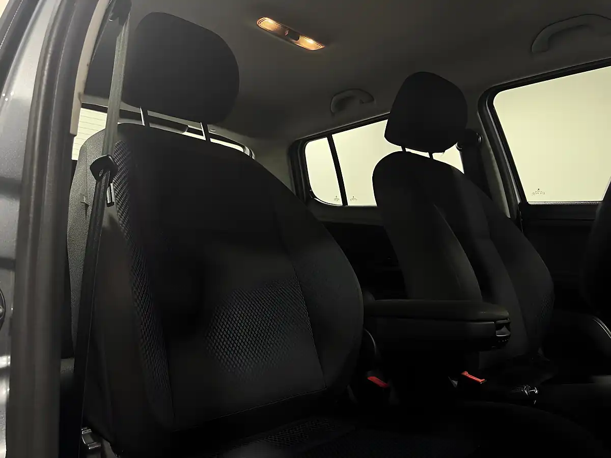 Used 2013 Skoda Fabia Elegance Grey - Interior and Exterior details 10