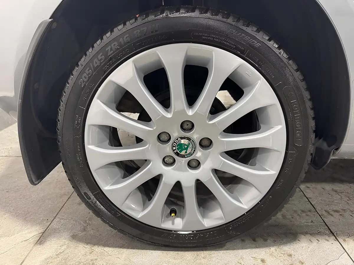 Used 2013 Skoda Fabia Elegance Grey - Interior and Exterior details 16