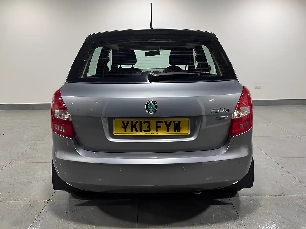 Used 2013 Skoda Fabia Elegance Grey - Interior and Exterior details 4
