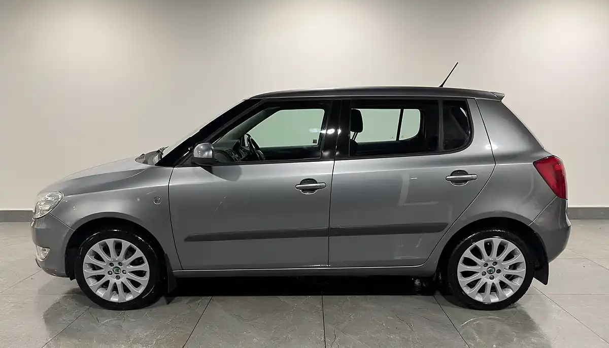 Used 2013 Skoda Fabia Elegance Grey - Interior and Exterior details 6