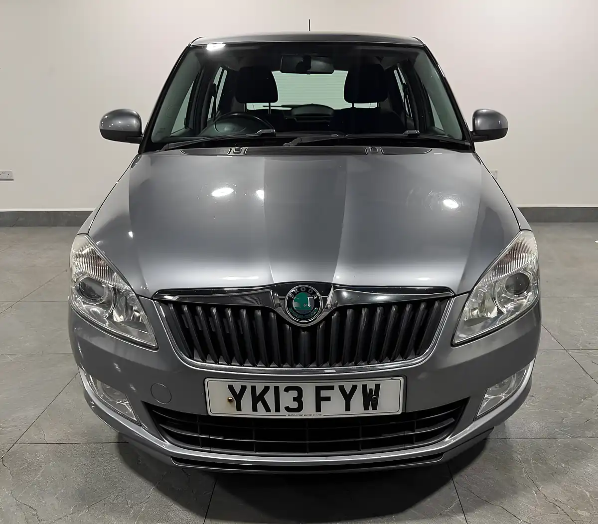 Used 2013 Skoda Fabia Elegance Grey - Interior and Exterior details 8