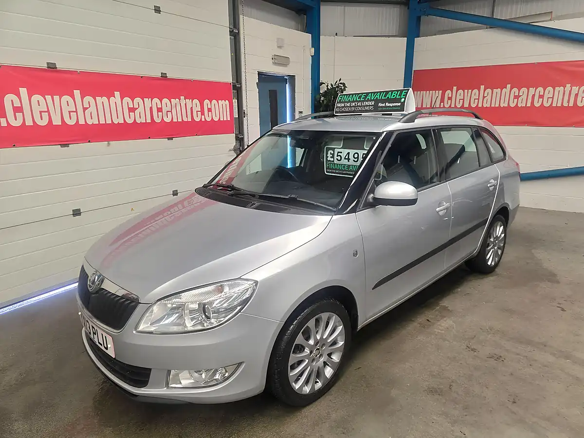 Used 2013 Skoda Fabia Elegance Silver - Interior and Exterior details 12