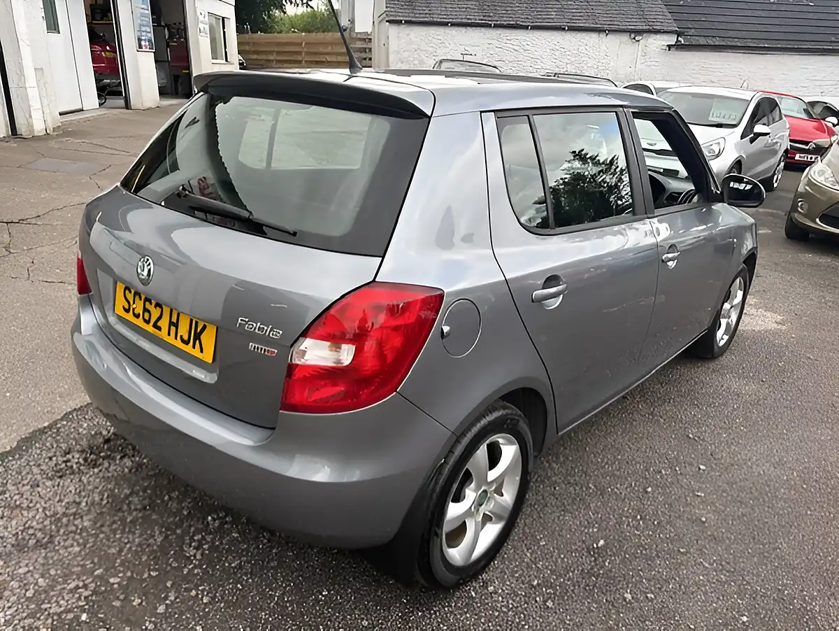 Used 2013 Skoda Fabia Se Blue - Interior and Exterior details 5