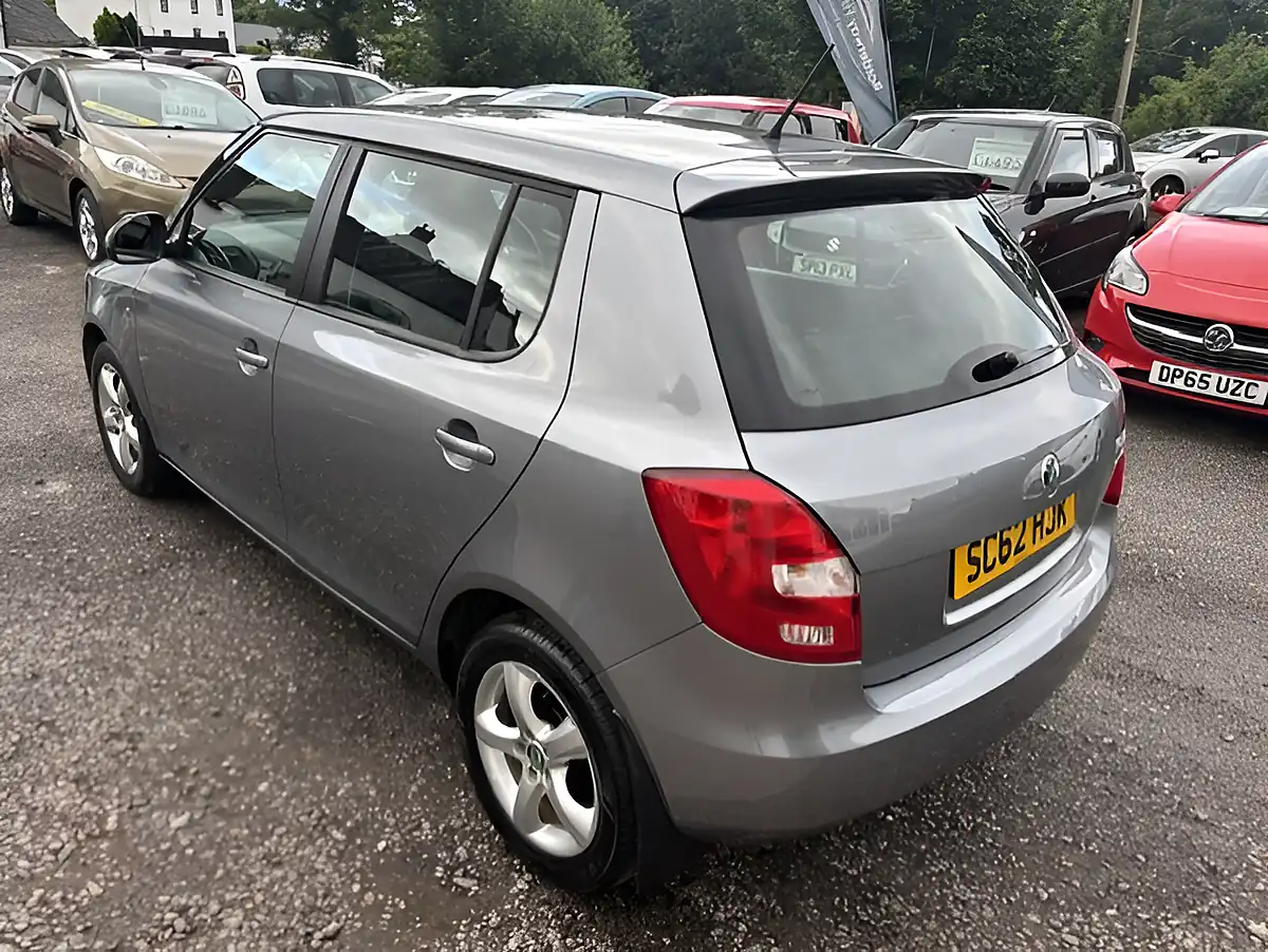 Used 2013 Skoda Fabia Se Blue - Interior and Exterior details 6