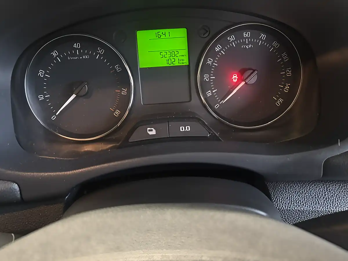 Used 2013 Skoda Fabia Se Blue - Interior and Exterior details 9