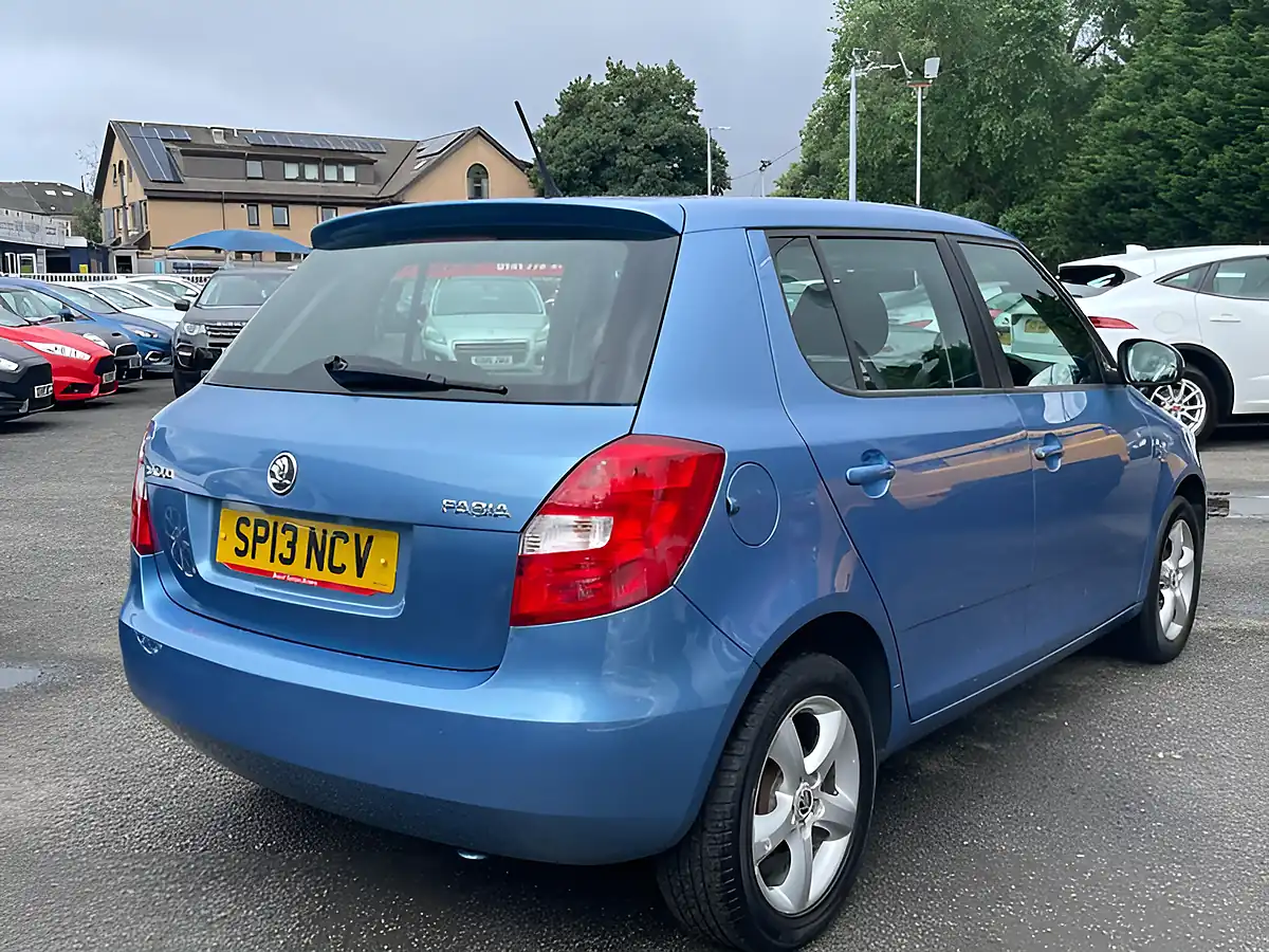 Used 2013 Skoda Fabia Se Blue - Interior and Exterior details 6