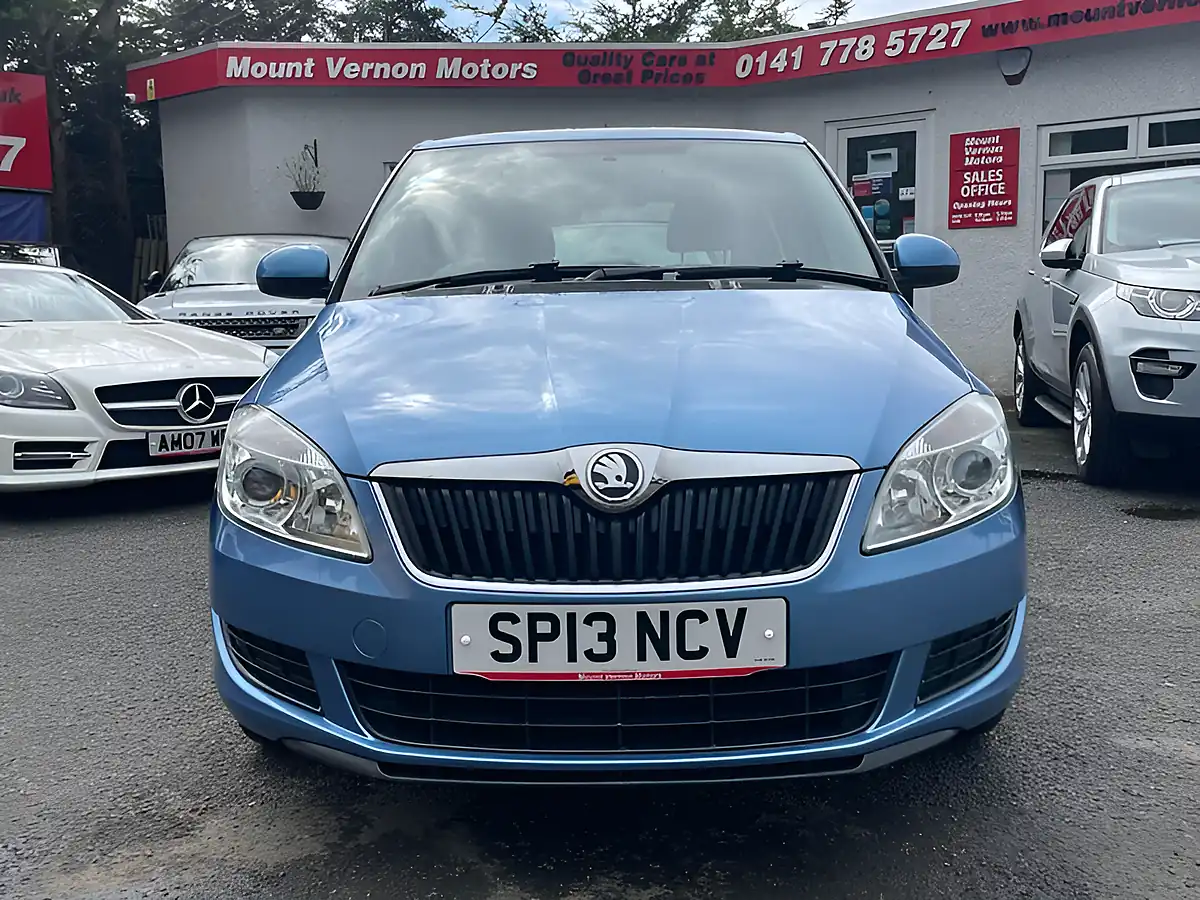 Used 2013 Skoda Fabia Se Blue - Interior and Exterior details 9