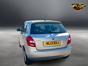 Used 2013 Skoda Fabia Se Brilliant Silver - Interior and Exterior details 16