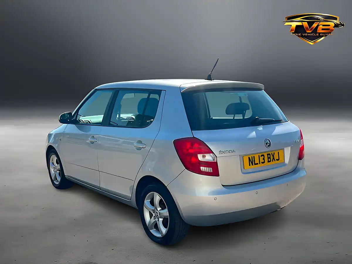 Used 2013 Skoda Fabia Se Brilliant Silver - Interior and Exterior details 18