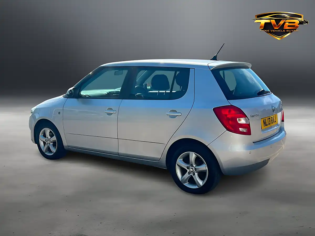 Used 2013 Skoda Fabia Se Brilliant Silver - Interior and Exterior details 19