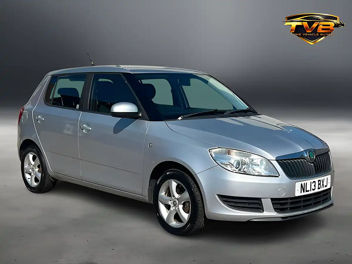 Used 2013 Skoda Fabia Se Brilliant Silver - Interior and Exterior details 3