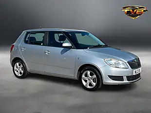 Used 2013 Skoda Fabia Se Brilliant Silver - Interior and Exterior details 4