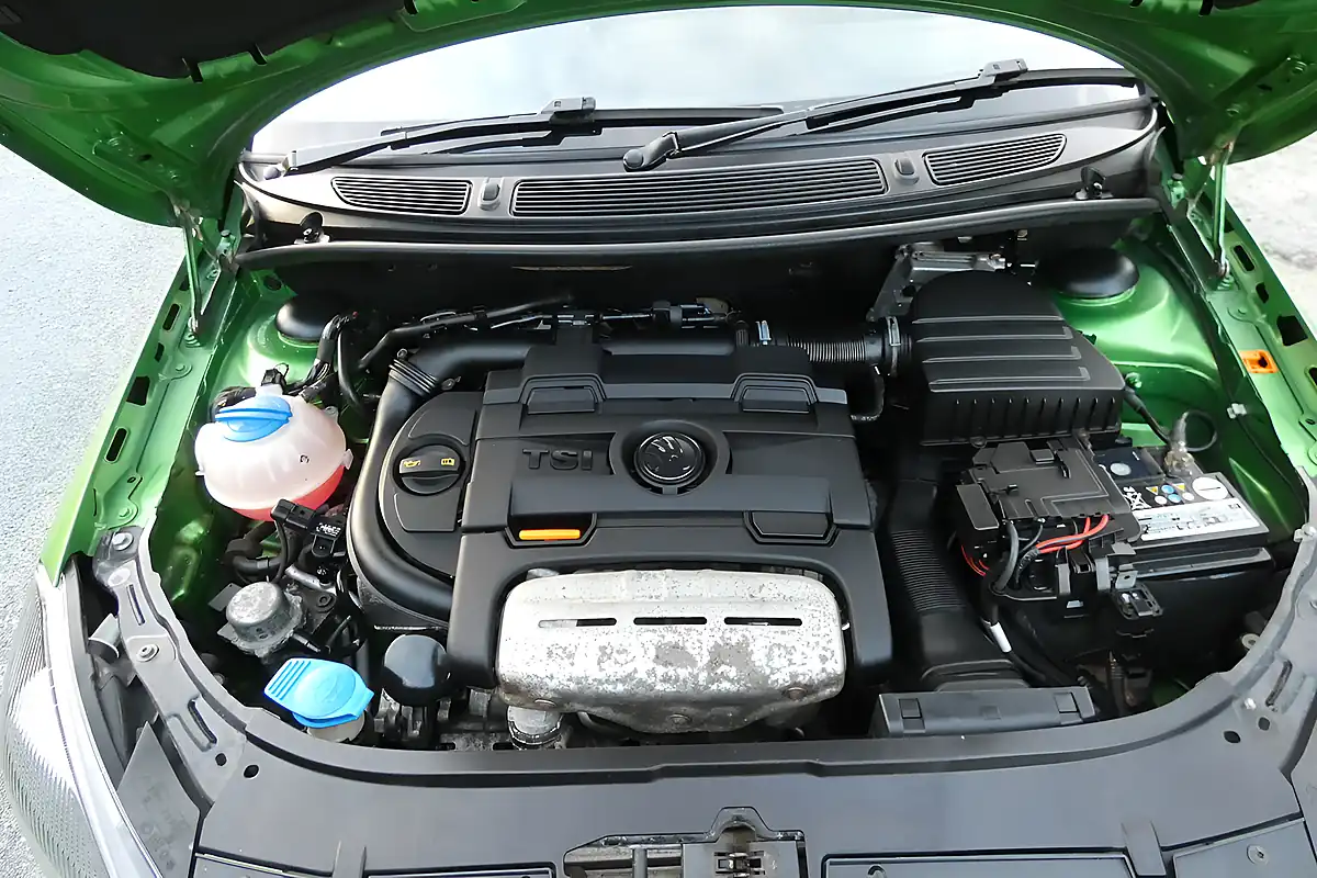 Used 2013 Skoda Fabia VRS S2000 Green - Interior and Exterior details 7