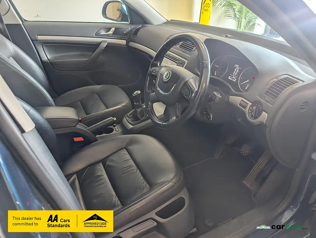 Used 2013 Skoda Octavia Elegance Blue - Interior and Exterior details 10
