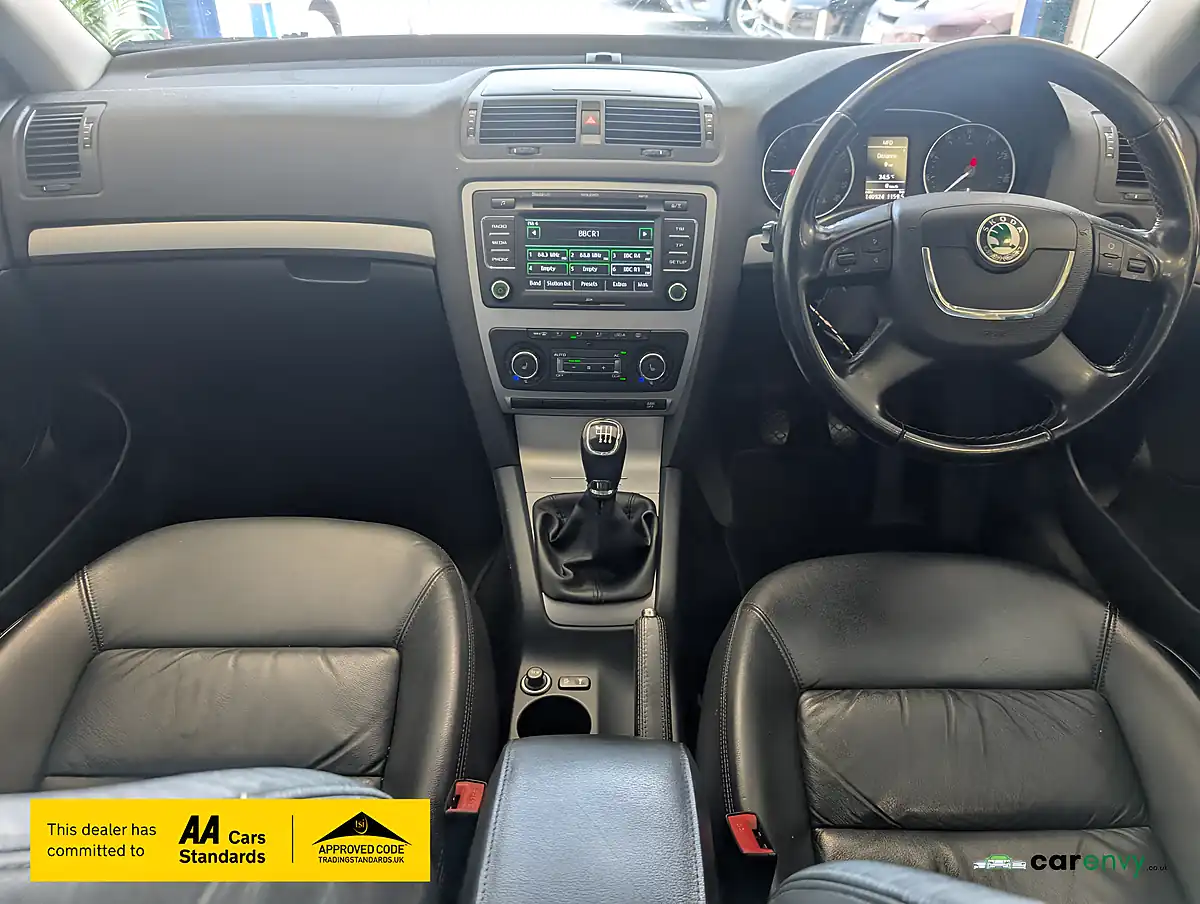 Used 2013 Skoda Octavia Elegance Blue - Interior and Exterior details 11