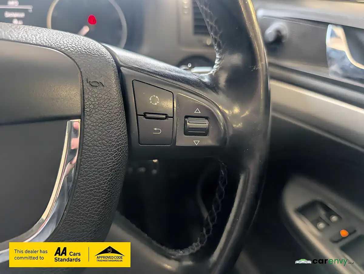 Used 2013 Skoda Octavia Elegance Blue - Interior and Exterior details 14