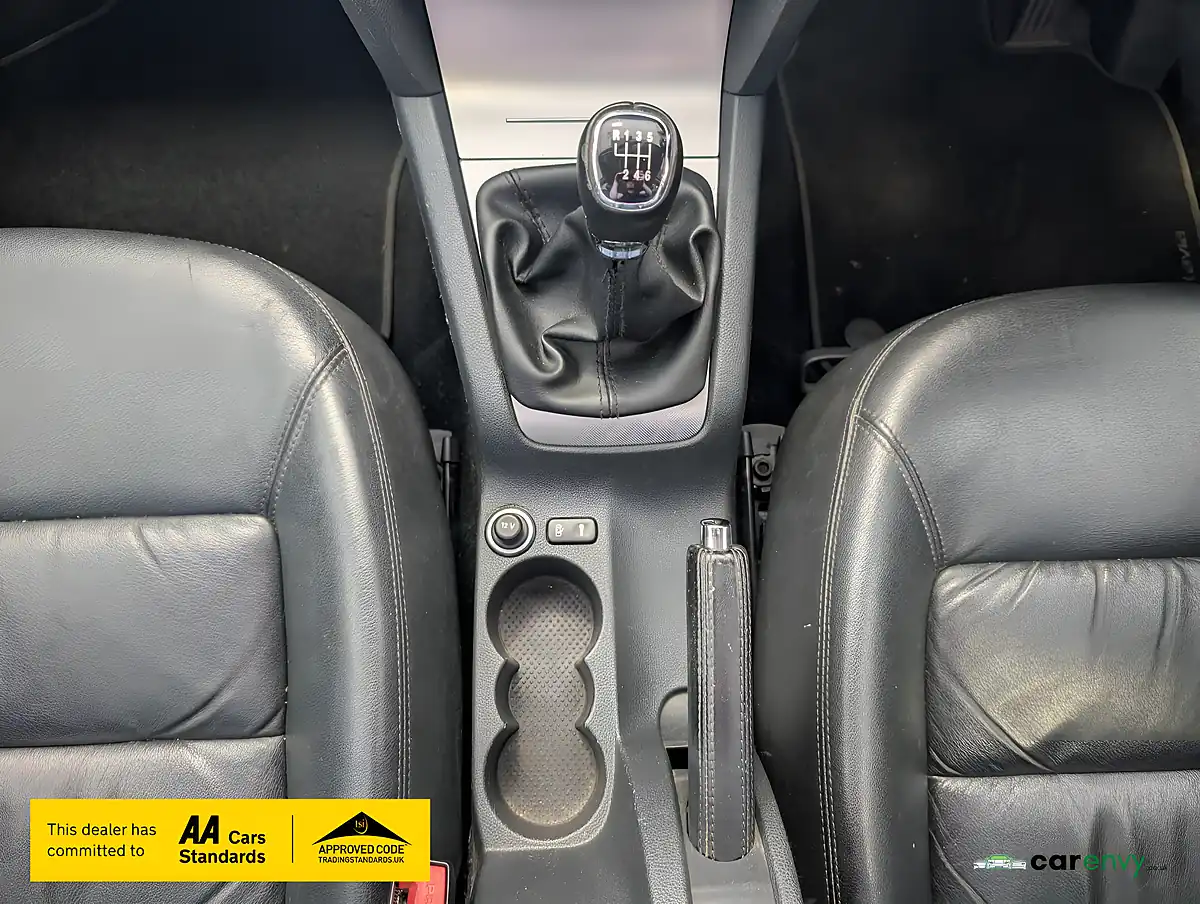 Used 2013 Skoda Octavia Elegance Blue - Interior and Exterior details 18
