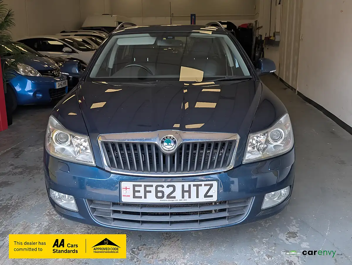 Used 2013 Skoda Octavia Elegance Blue - Interior and Exterior details 3