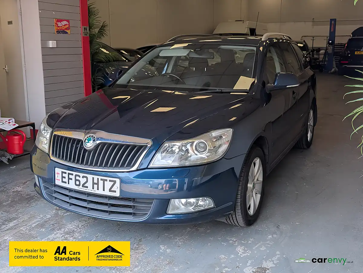 Used 2013 Skoda Octavia Elegance Blue - Interior and Exterior details 5