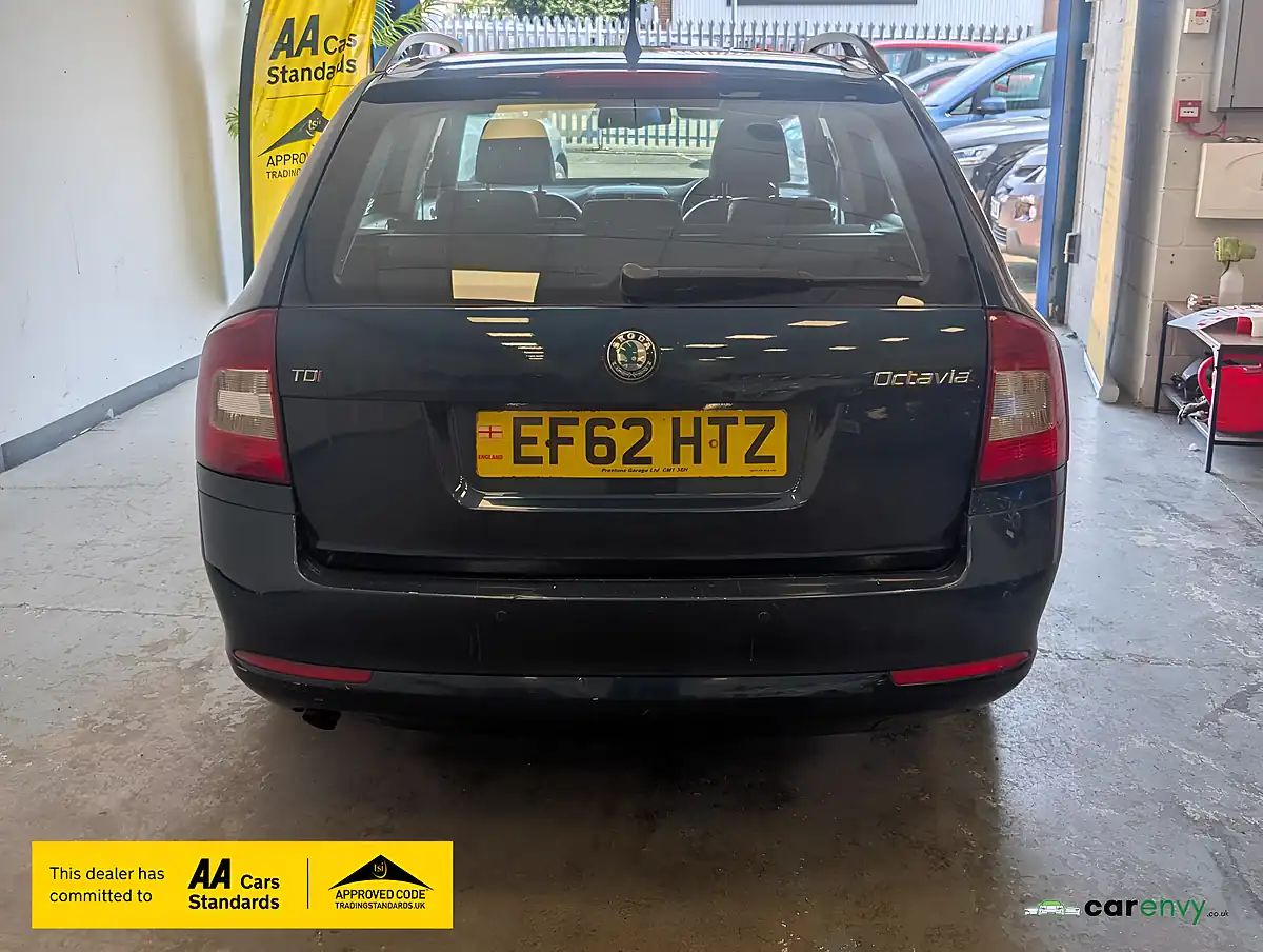 Used 2013 Skoda Octavia Elegance Blue - Interior and Exterior details 7
