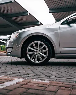 Used 2013 Skoda Octavia Elegance Silver - Interior and Exterior details 10