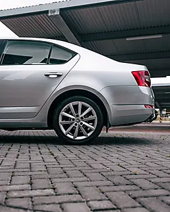 Used 2013 Skoda Octavia Elegance Silver - Interior and Exterior details 11