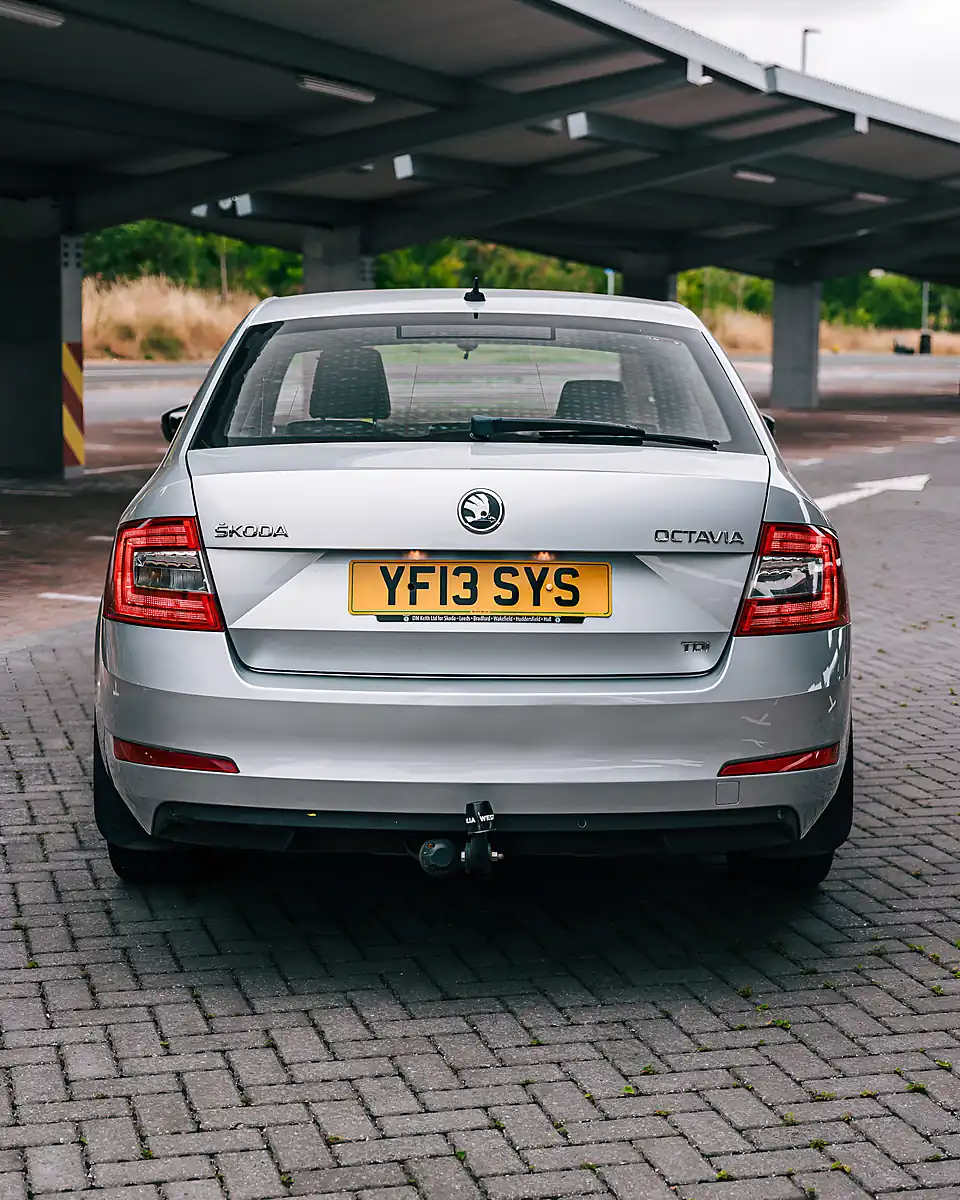 Used 2013 Skoda Octavia Elegance Silver - Interior and Exterior details 14