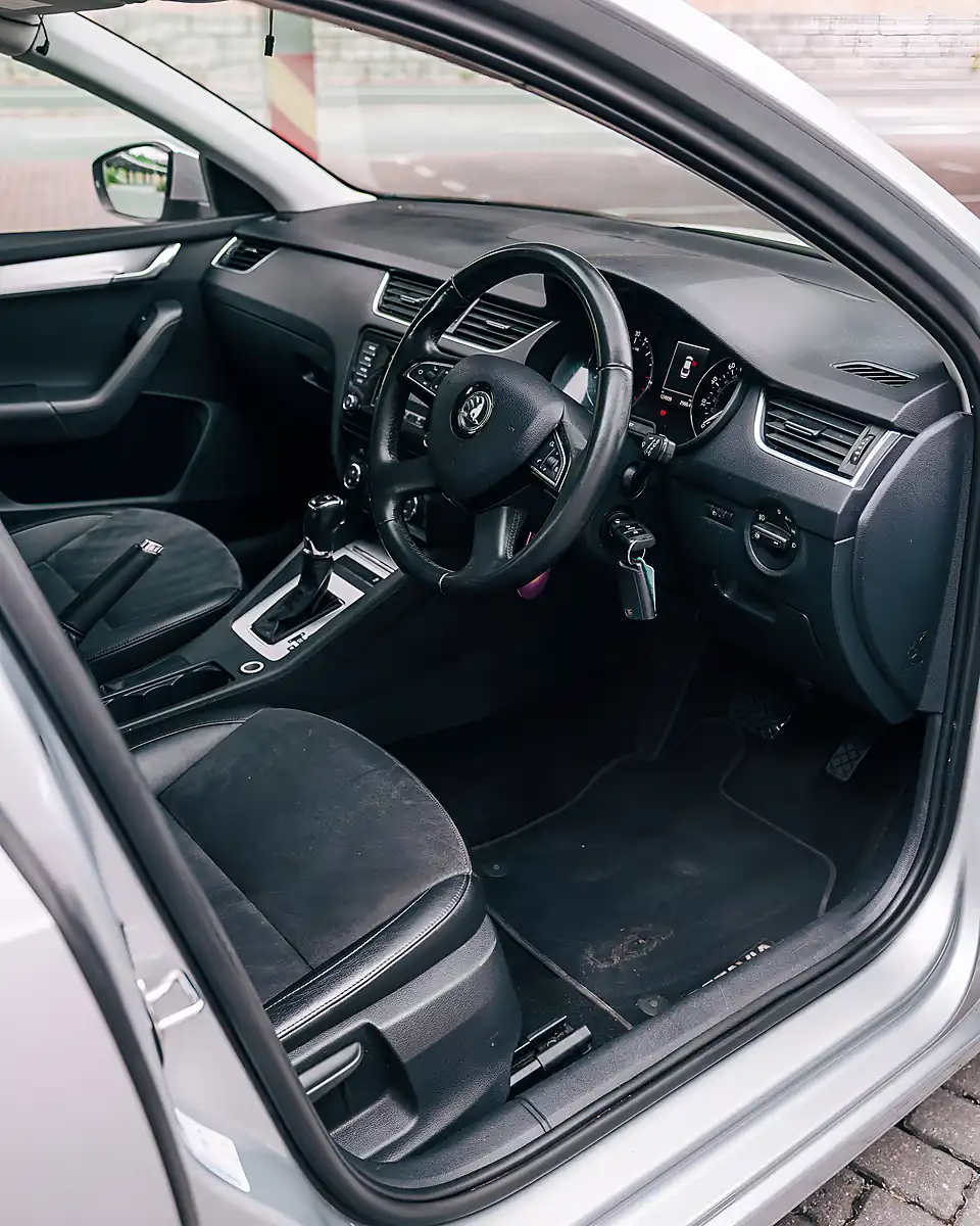 Used 2013 Skoda Octavia Elegance Silver - Interior and Exterior details 15