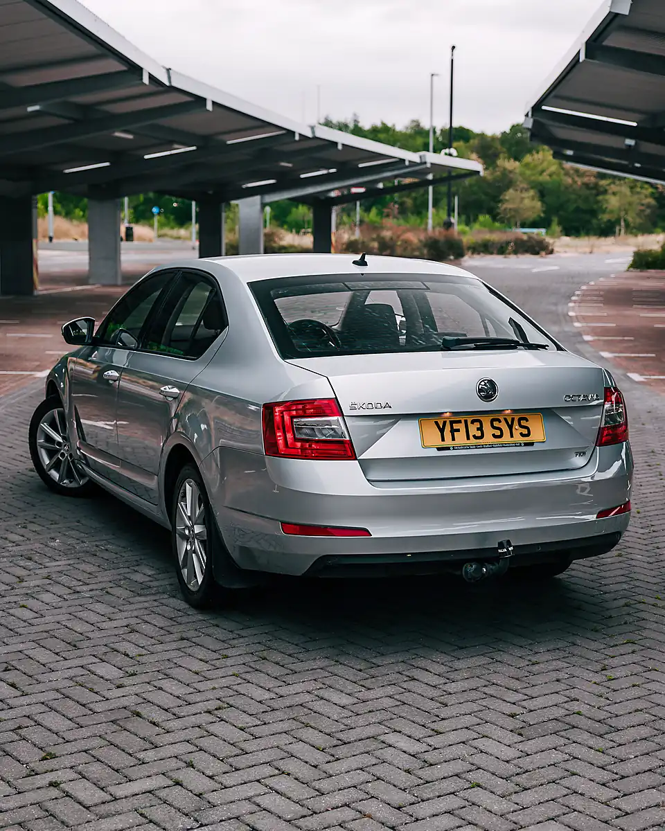 Used 2013 Skoda Octavia Elegance Silver - Interior and Exterior details 7
