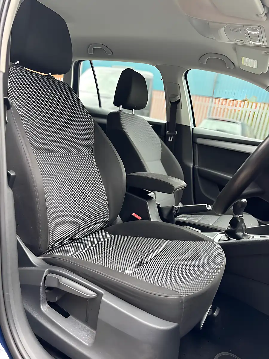 Used 2013 Skoda Octavia Se Blue - Interior and Exterior details 10