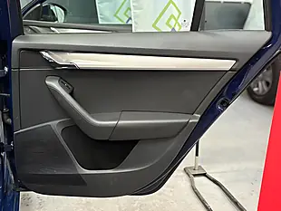 Used 2013 Skoda Octavia Se Blue - Interior and Exterior details 14