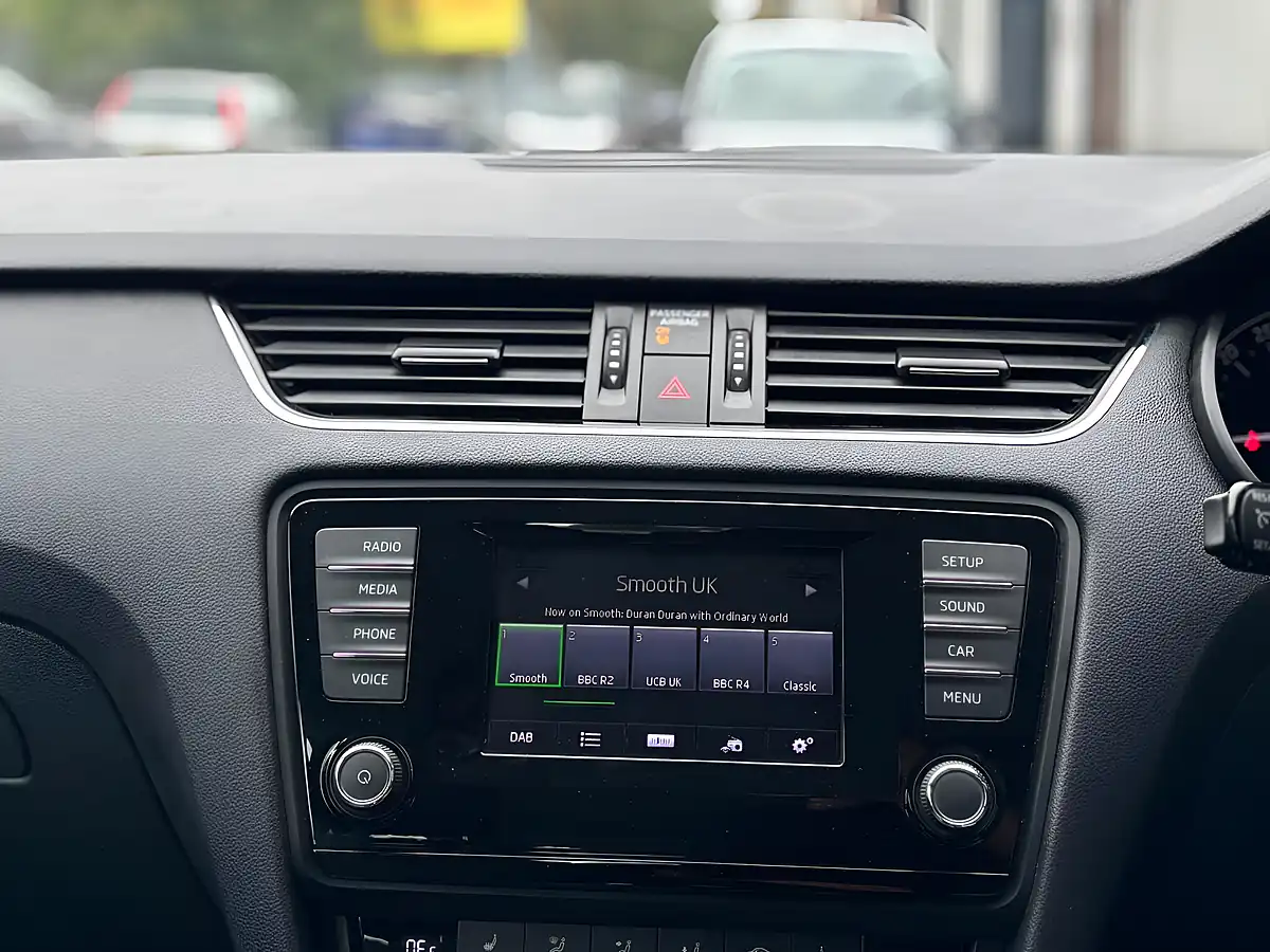 Used 2013 Skoda Octavia Se Blue - Interior and Exterior details 16