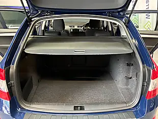 Used 2013 Skoda Octavia Se Blue - Interior and Exterior details 18