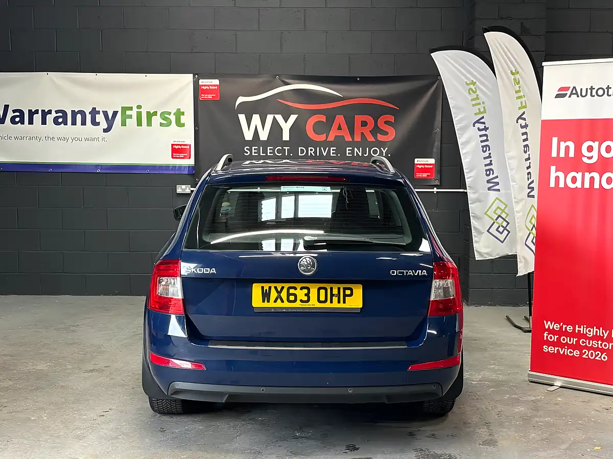Used 2013 Skoda Octavia Se Blue - Interior and Exterior details 8