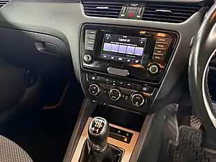 Used 2013 Skoda Octavia Se Silver - Interior and Exterior details 13