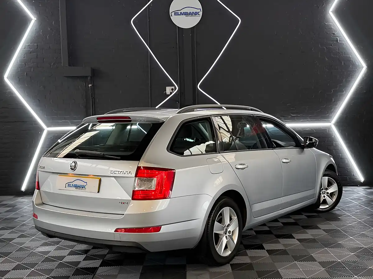 Used 2013 Skoda Octavia Se Silver - Interior and Exterior details 20