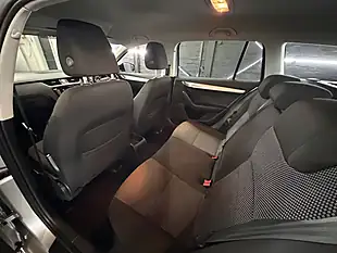 Used 2013 Skoda Octavia Se Silver - Interior and Exterior details 4