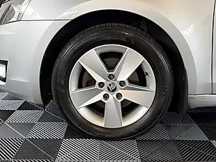 Used 2013 Skoda Octavia Se Silver - Interior and Exterior details 5