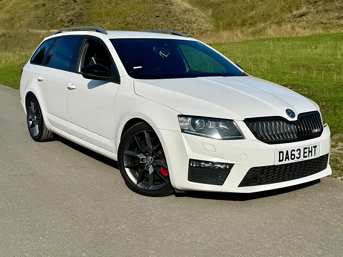 Used 2013 Skoda Octavia VRS White - Interior and Exterior details 10