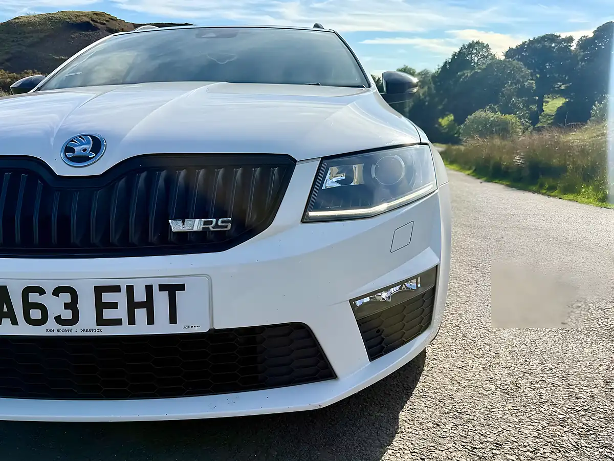 Used 2013 Skoda Octavia VRS White - Interior and Exterior details 11