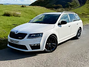 Used 2013 Skoda Octavia VRS White - Interior and Exterior details 13