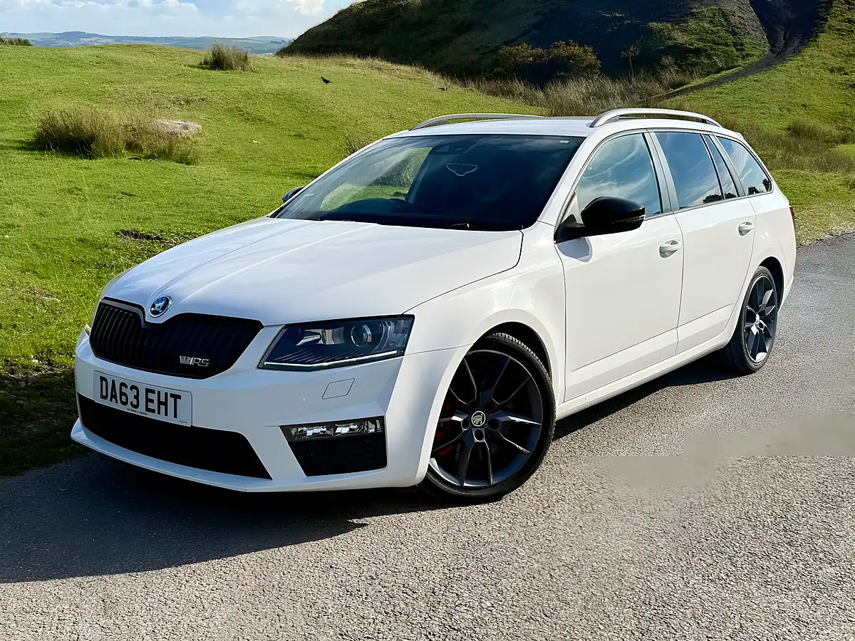Used 2013 Skoda Octavia VRS White - Interior and Exterior details 13