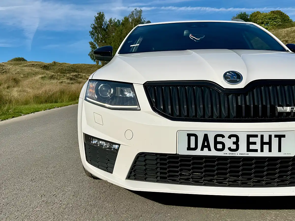 Used 2013 Skoda Octavia VRS White - Interior and Exterior details 16