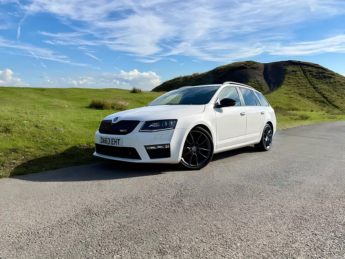 Used 2013 Skoda Octavia VRS White - Interior and Exterior details 4
