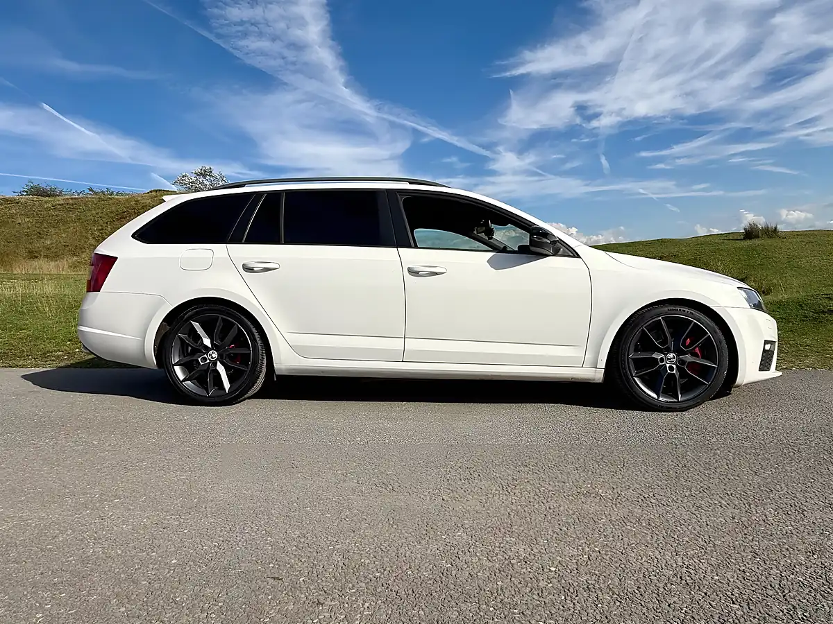 Used 2013 Skoda Octavia VRS White - Interior and Exterior details 6