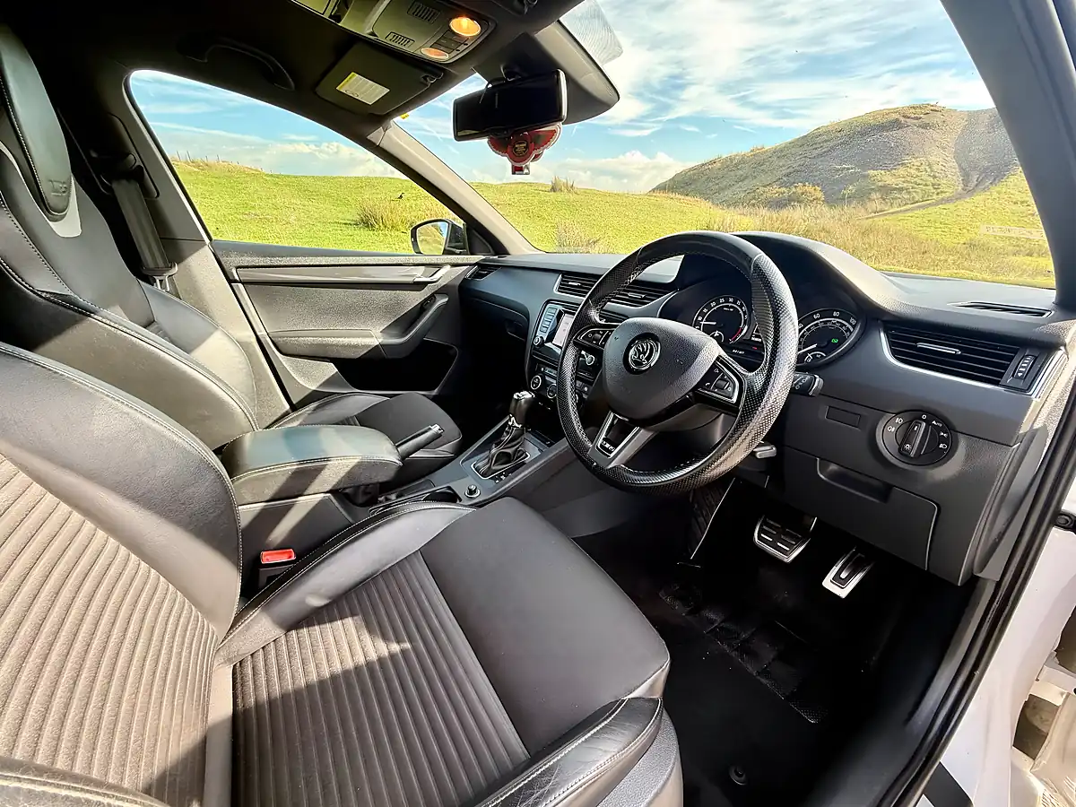 Used 2013 Skoda Octavia VRS White - Interior and Exterior details 7