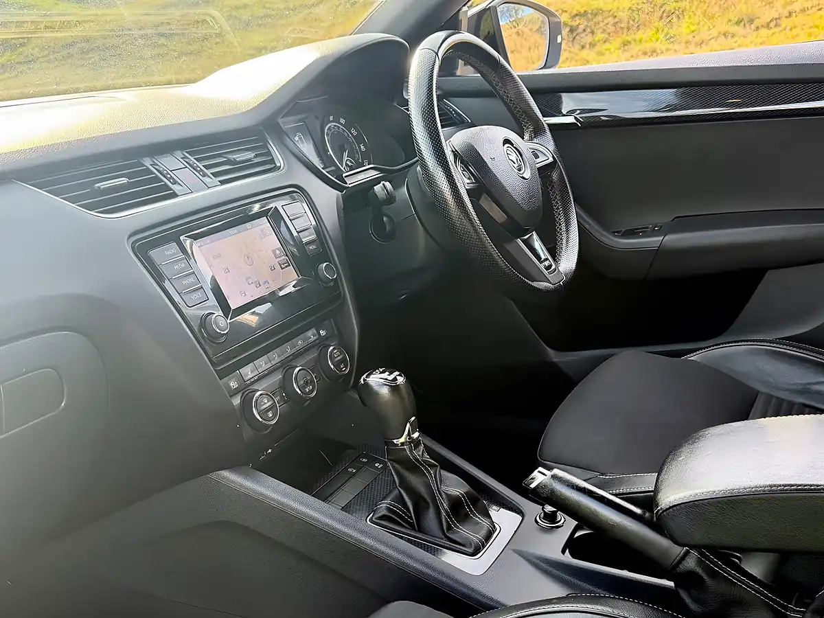 Used 2013 Skoda Octavia VRS White - Interior and Exterior details 9