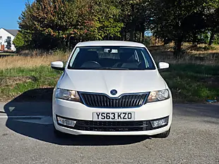 Used 2013 Skoda Rapid Spaceback Se White - Interior and Exterior details 2