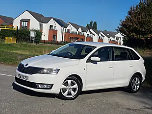 Used 2013 Skoda Rapid Spaceback Se White - Interior and Exterior details 3